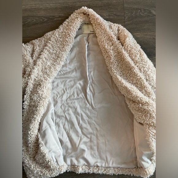 Aritzia Grete Jacket - Picture 2 of 5